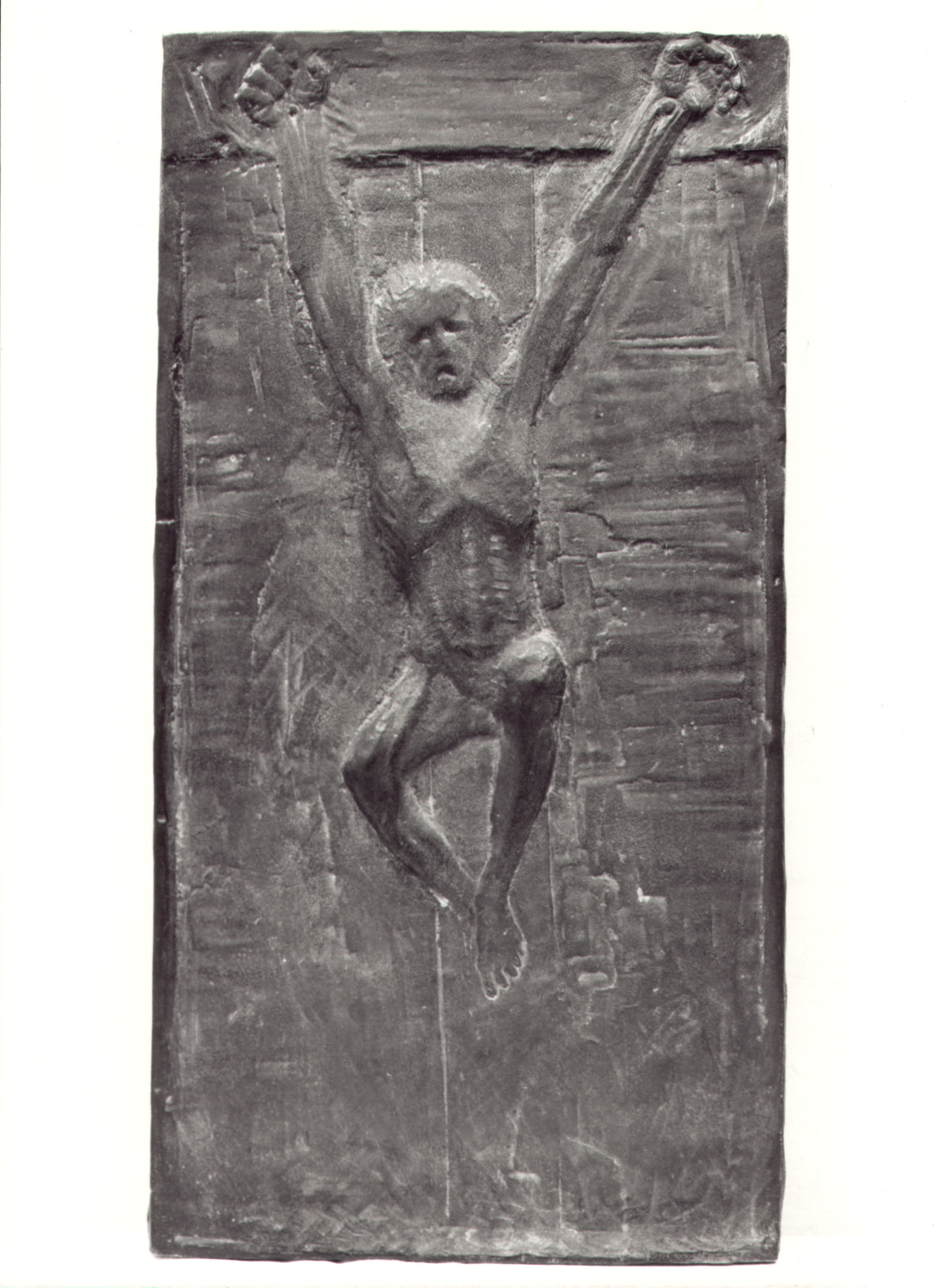 Scultura di Cristo crocifisso, vista frontale