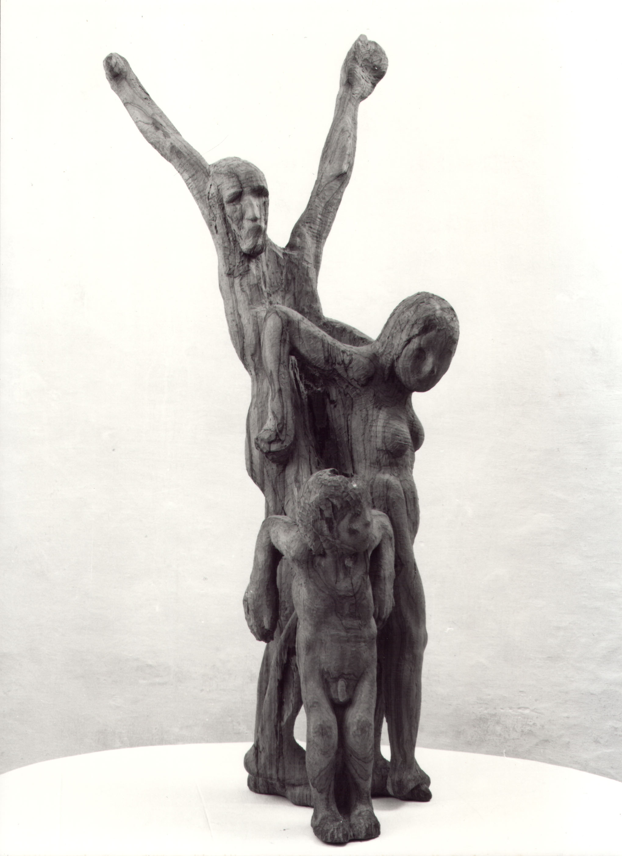 Scultura di vite e tralci intrecciati.